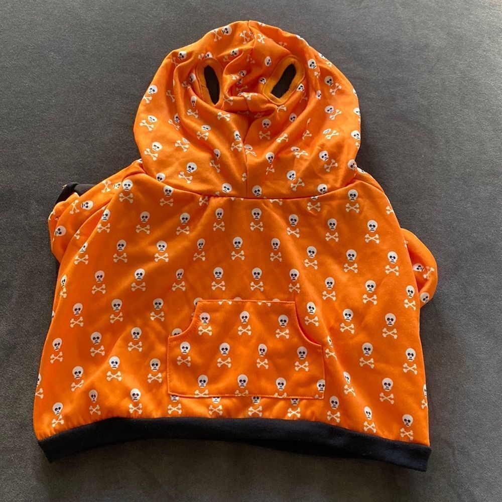 Dog Hoodie Halloween Skull & Crossbones Size L NWOT
